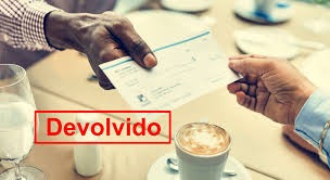 Consumidora é indenizada por banco que devolveu sem fundos cheque prescrito